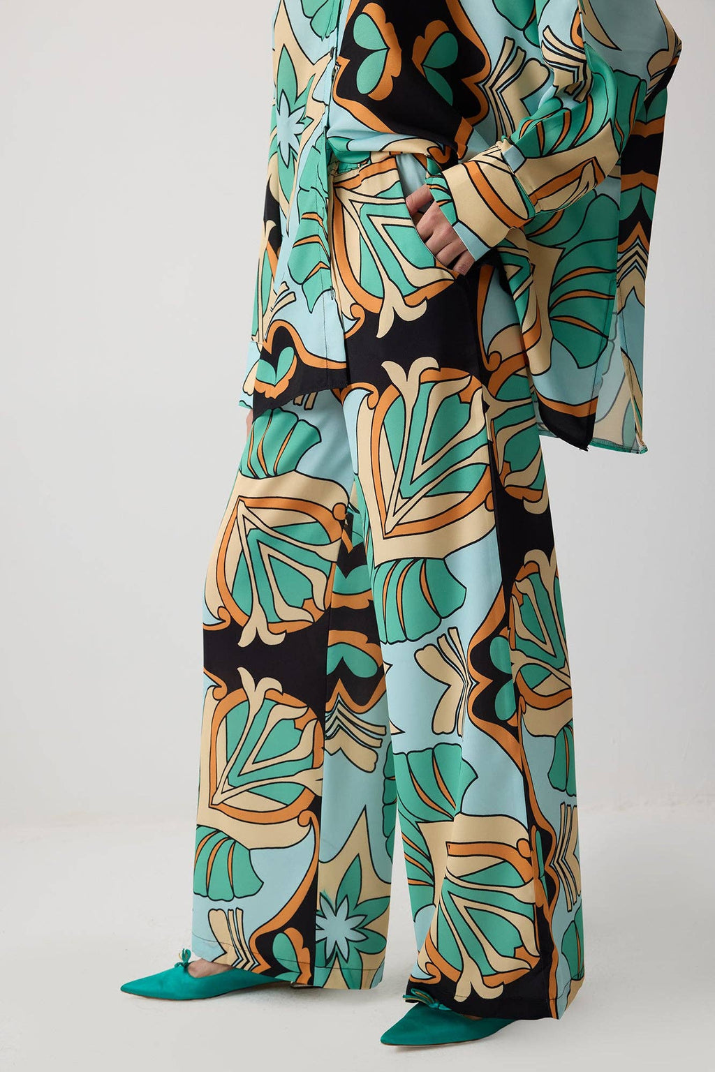 PATTERNED SHIRT AND PANTS SET