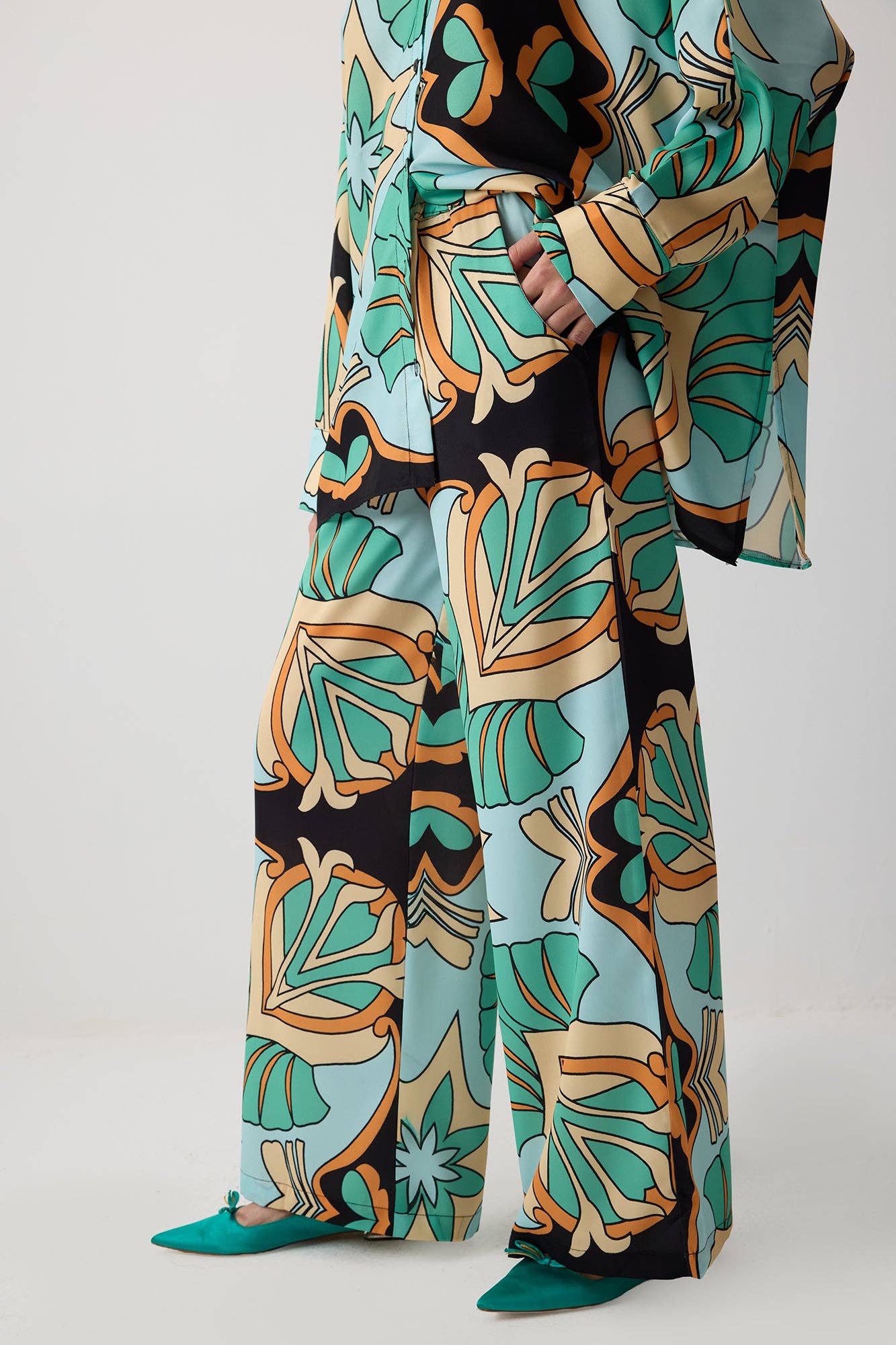 PATTERNED SHIRT AND PANTS SET