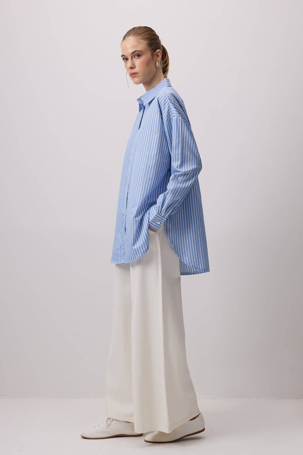 THIN STRIPED OVERSIZE SHIRT