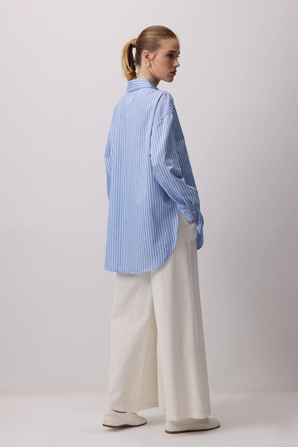 THIN STRIPED OVERSIZE SHIRT