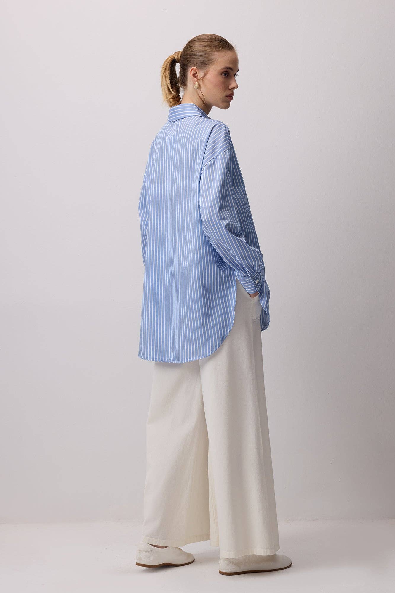 THIN STRIPED OVERSIZE SHIRT